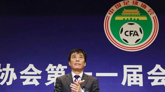 许多女孩不得不在家务农，外出务工，或在本该上学的年纪嫁人生子，这些是电影里角色的经历，也是众多被困在大山之中女孩的现实写照